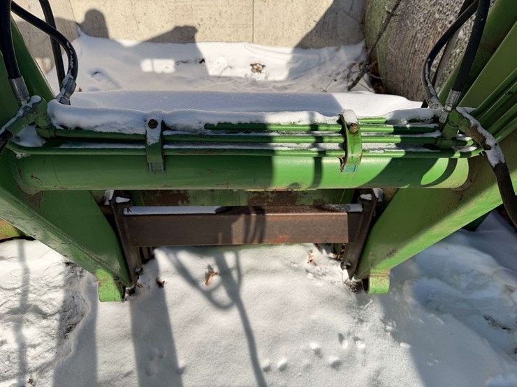 john-deere-148-image-10