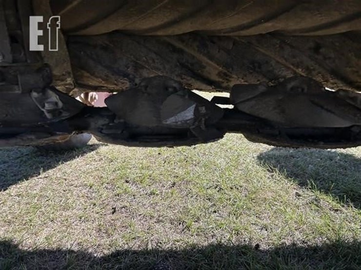 2014-new-holland-h7460-image-14