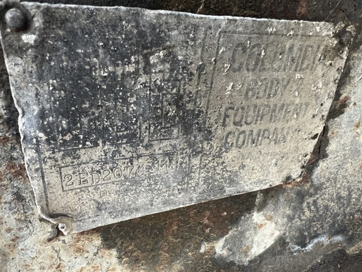 columbia-t/a-pup-trailer-image-13