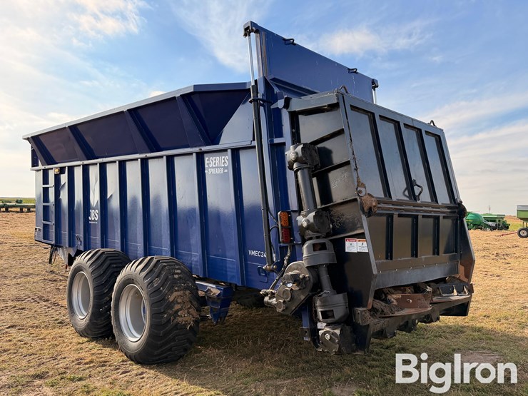 jbs-vmec2448-3-manure-spreader-image-7