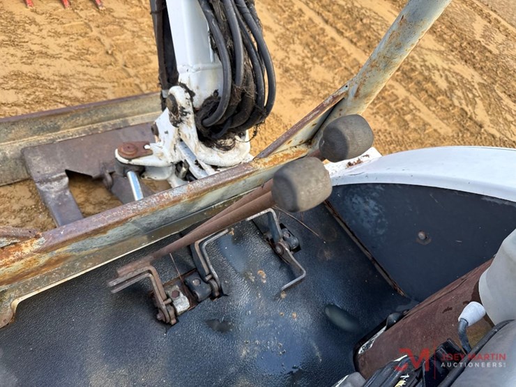 2005-bobcat-328g-image-15