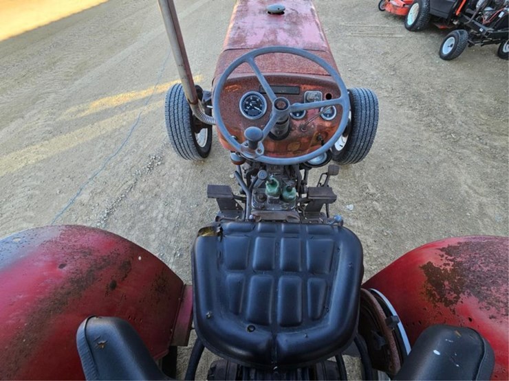 massey-ferguson-240-image-51