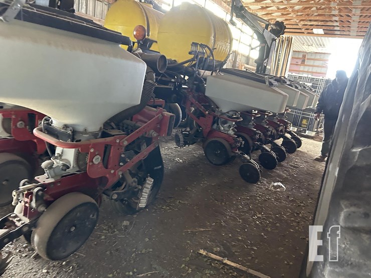 2004-white-8516-image-19