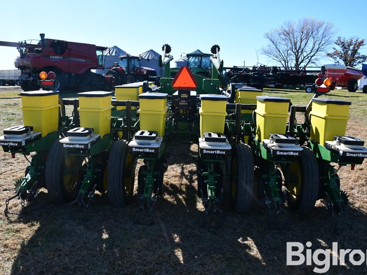 john-deere-7200-image-6