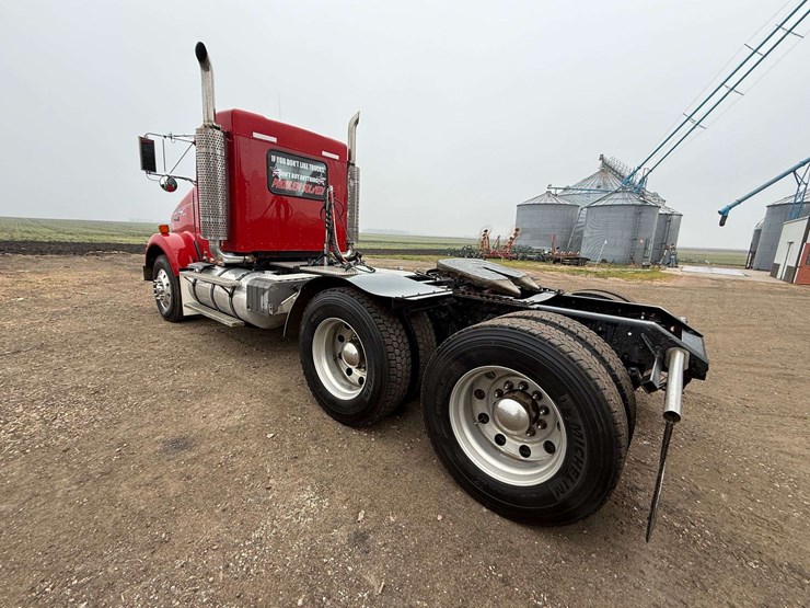 2001-kenworth-t800-image-12