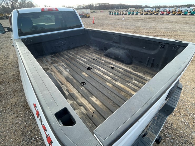 #1123-•-2019-chevrolet-silverado-pickup-truck(has-mn-title)-image-18