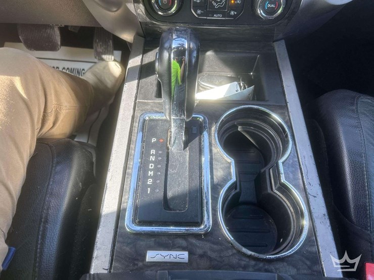 2017-ford-expedition-limited-image-16