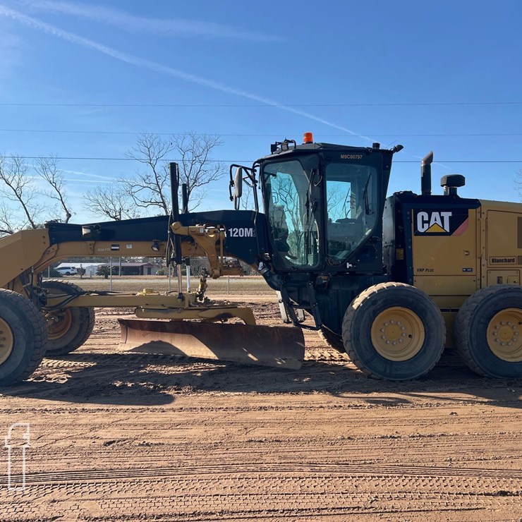 2017 CATERPILLAR 120M2