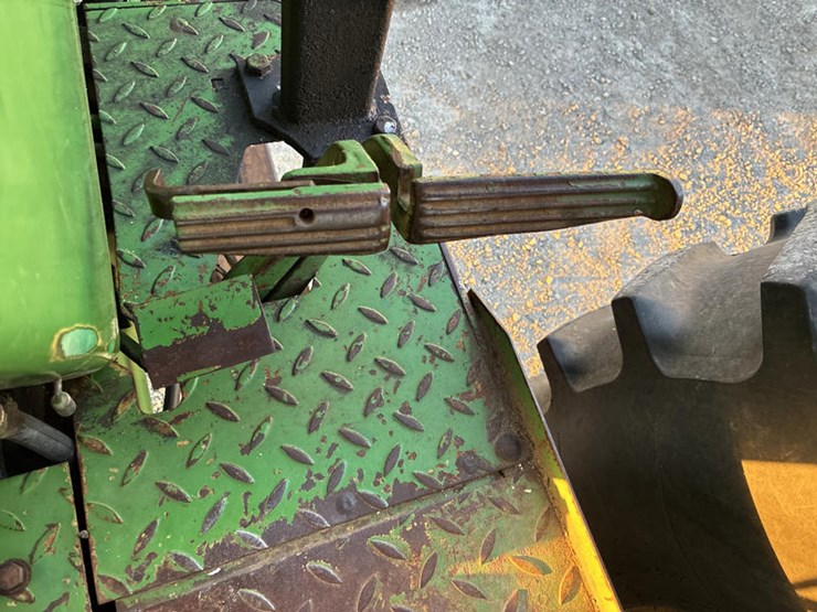 john-deere-2940-image-61