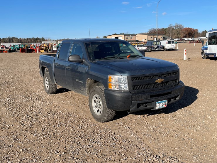 #1127-•-2013-chevrolet-silverado-pickup-truck-(has-mn-title)-image-7
