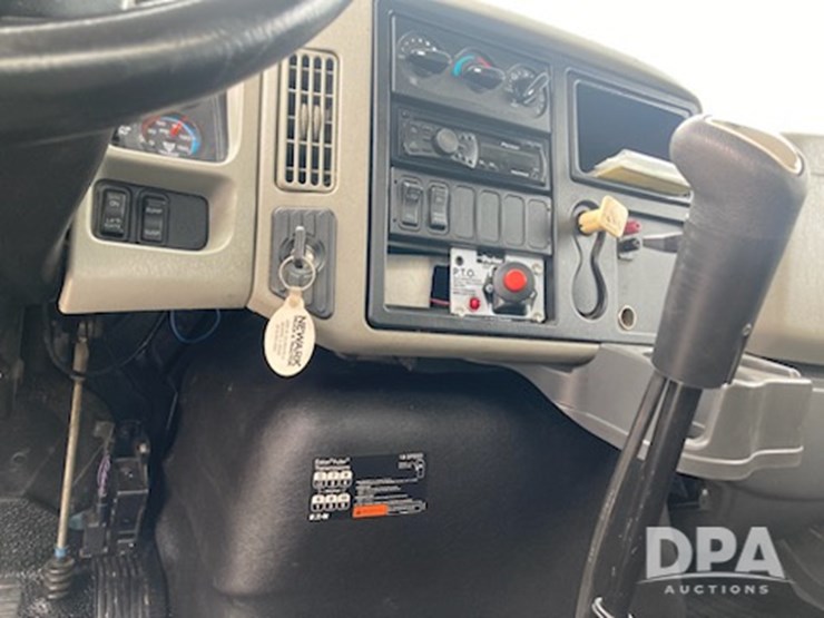 2010-international-durastar-4400-image-11