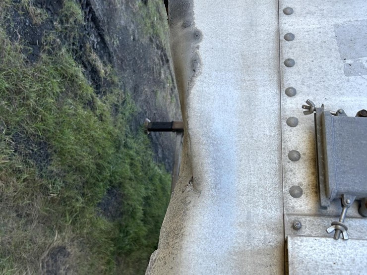 2019-wilson-livestock-trailer-image-24