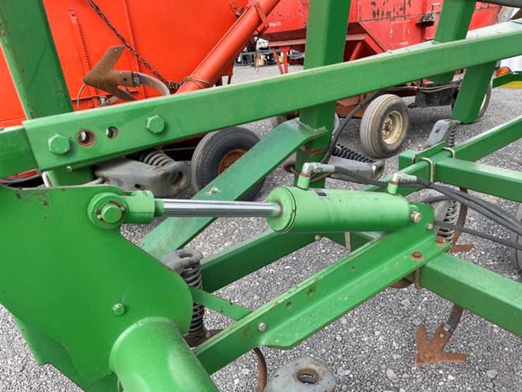 john-deere-2210-image-11
