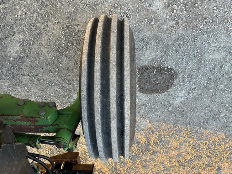 john-deere-2940-image-42