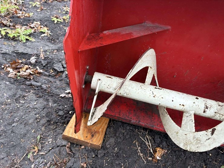 buhler-farm-king-840-snowblower,-84”,-3pt,-540-pto,-manual-turn-spout,-adj-deflector-image-7