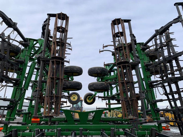 john-deere-2210-image-15