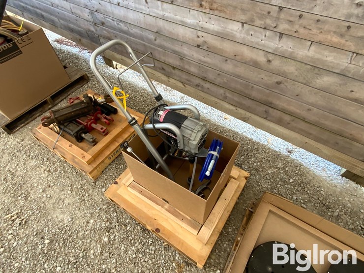 wagner-twin-stroke-9150-piston-pump-sprayer-image-3