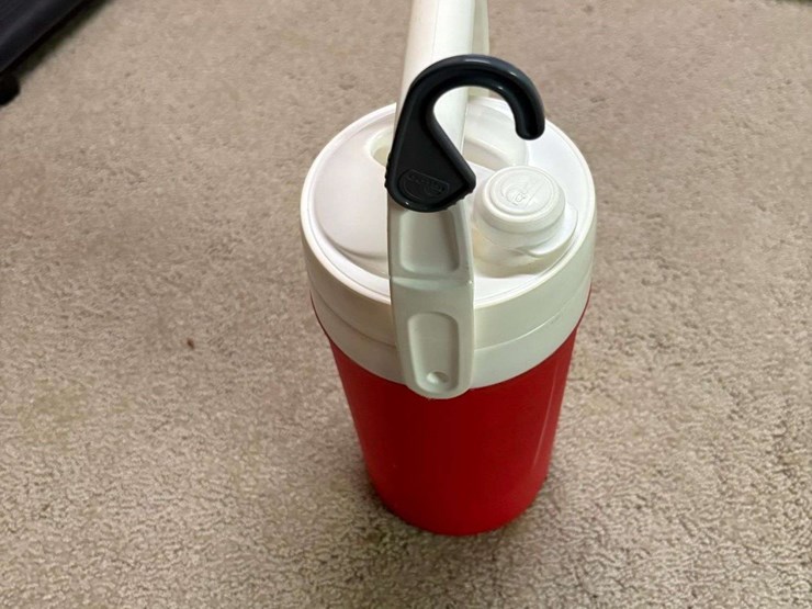 miscellaneous-lot:-igloo-water-cooler,-solar-led-umbrella-lights,-ucare-happy-light,-tom-tom-gps,-co-image-8