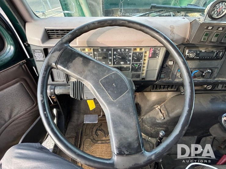 international-4700-image-88