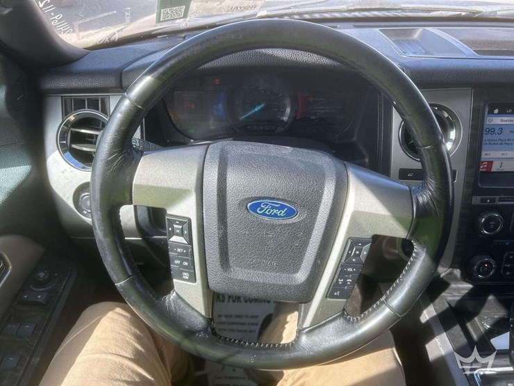 2017-ford-expedition-limited-image-13