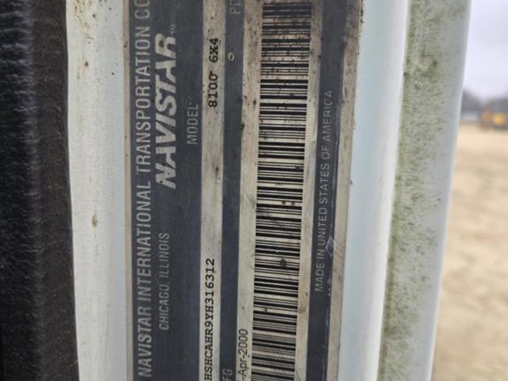 2000-international-8100-image-16