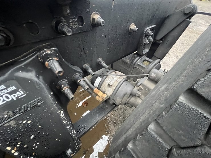 2017-freightliner-cascadia-tri-axle-truck-tractor-image-21