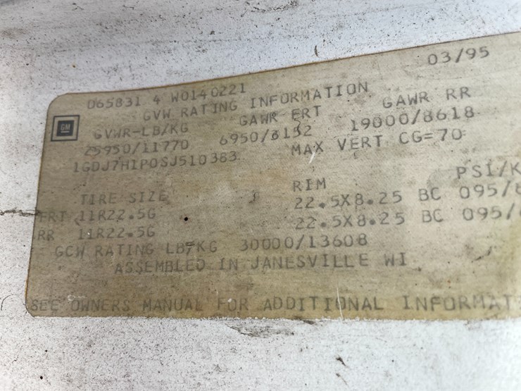 #1141-•-1995-gmc-topkick-bucket-truck-(has-mn-title)-image-37