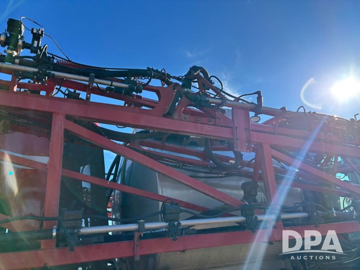 case-ih-patriot-4440-image-96