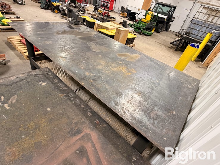 8'-welding-table-w/-vice-image-2