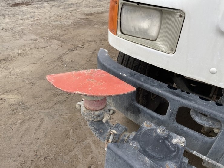 international-4900-image-18