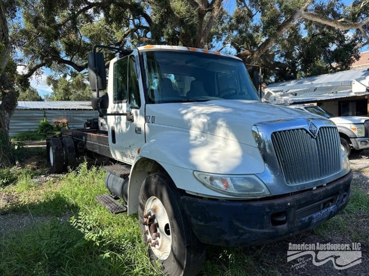 2003-international-durastar-4300-image-3