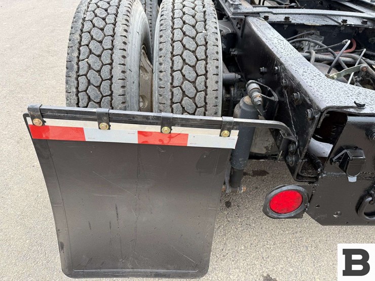 2004-kenworth-t800-image-42