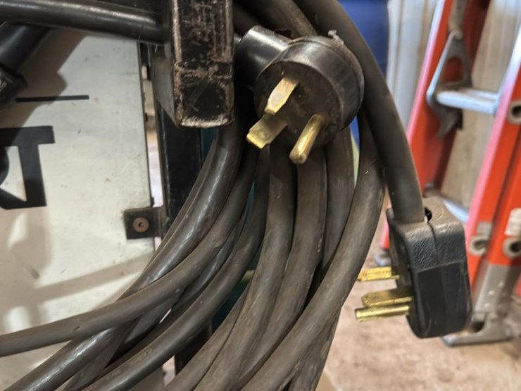 #154-•-mig-welder*-image-8