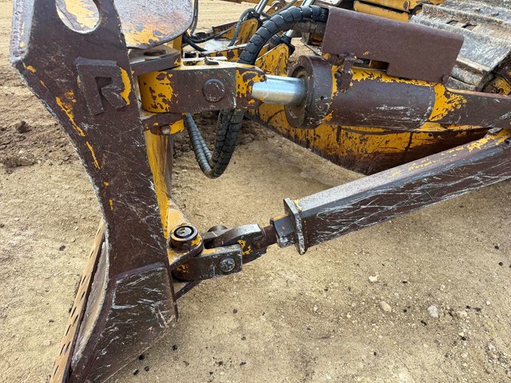 caterpillar-d6t-lgp-image-16