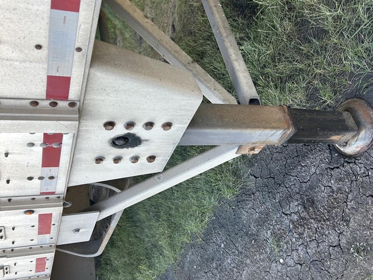 2019-wilson-livestock-trailer-image-30