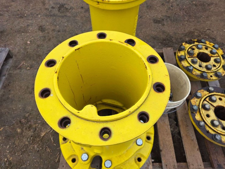 factory-front-dual-spacers-off-john-deere-8r360-image-7
