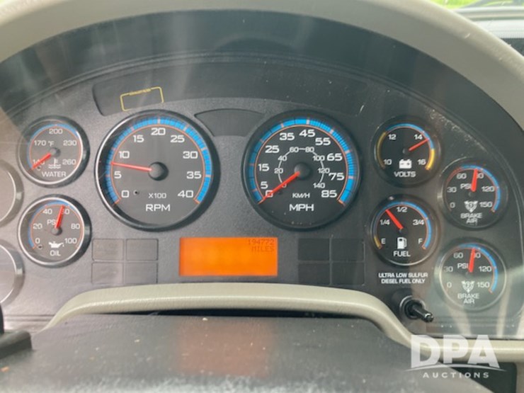 2010-international-durastar-4400-image-9