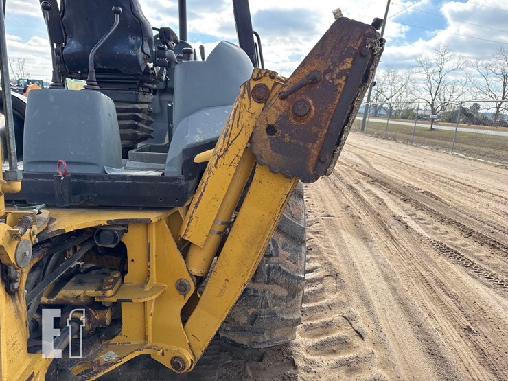 2004-caterpillar-416d-image-25