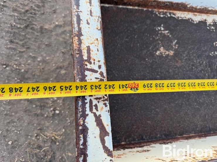 20’-steel-feed-bunk-image-11