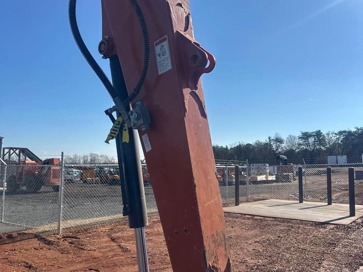 2022-hitachi-zx85usb-5n-image-11