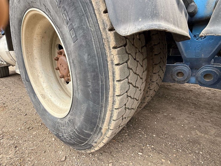 2016-kenworth-t880-image-21