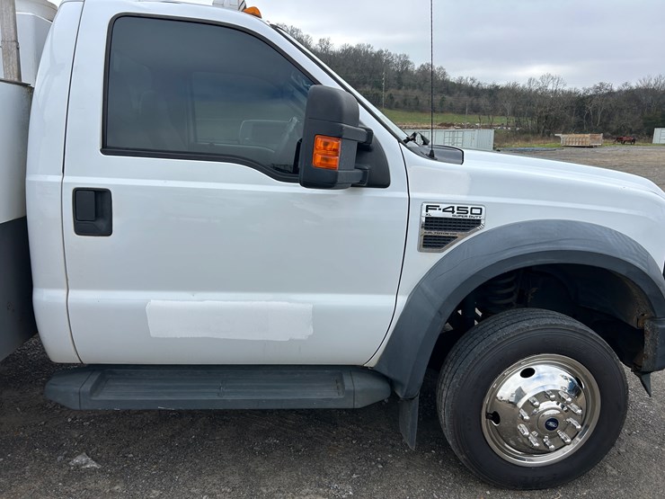 2009-ford-f450-image-11