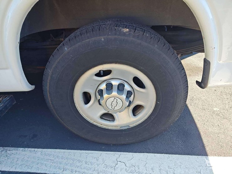 2015-chevrolet-express-2500-image-44