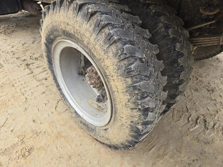 1996-ford-f700-image-12