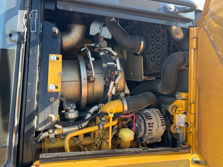 2013-deere-650k-lgp-image-21