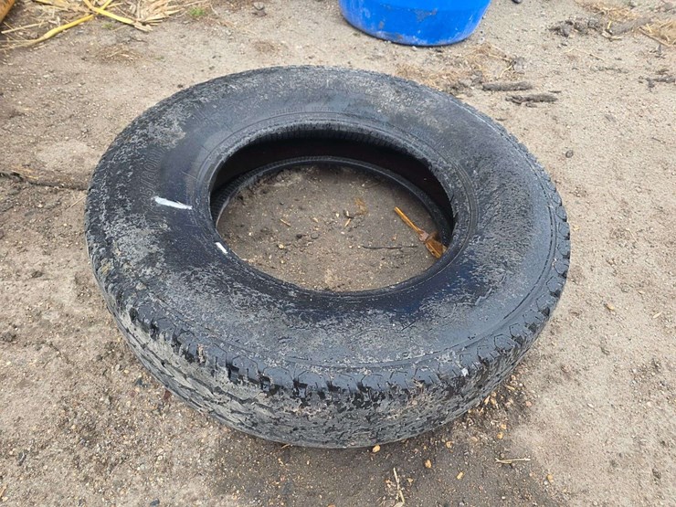 (1)-lt235/80r17-firestone-tire-image-3