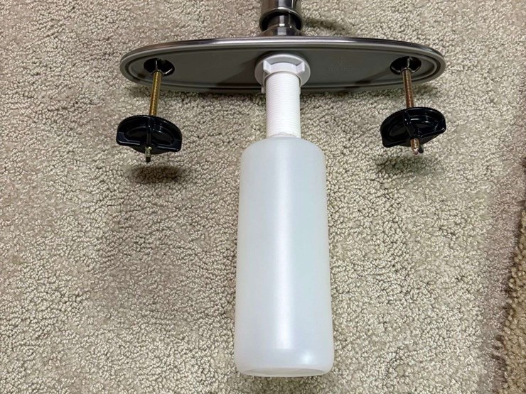 miscellaneous-lot:-igloo-water-cooler,-solar-led-umbrella-lights,-ucare-happy-light,-tom-tom-gps,-co-image-7