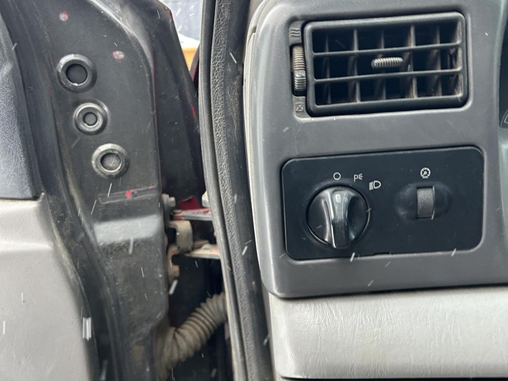 2001-ford-f450-xl-image-17