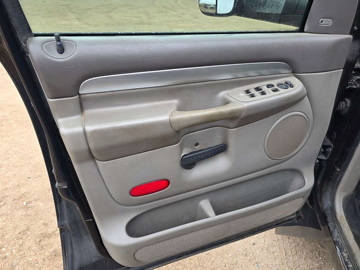 2005-dodge-ram-3500-image-27