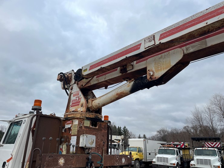 ford-lt9000-image-31